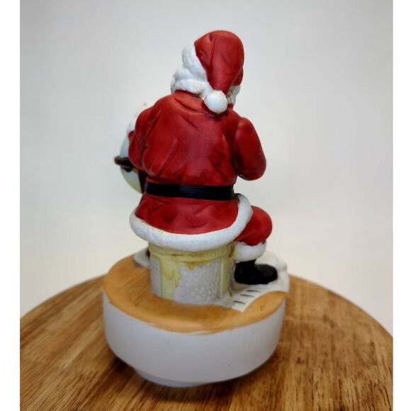 Vintage Santa Clause Wind-up Musical Figurine Music Box with Globe - Picture 4 of 6